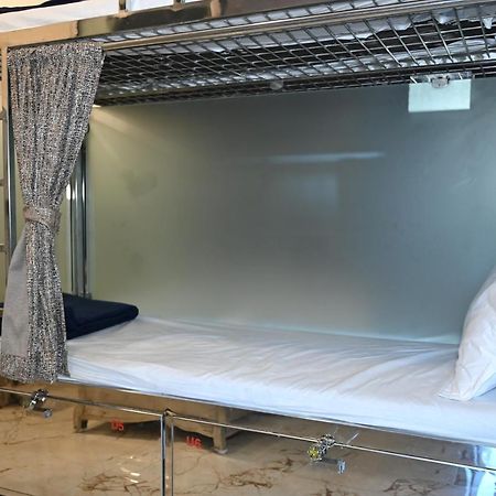 Sagar Dormitory Andheri - Nearest To Andheri Railway Station West مومباي المظهر الخارجي الصورة