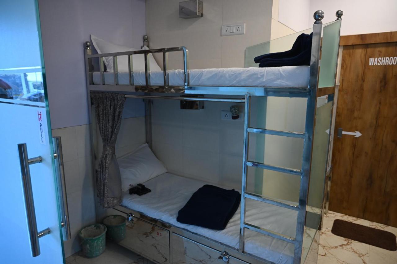 Sagar Dormitory Andheri - Nearest To Andheri Railway Station West مومباي المظهر الخارجي الصورة
