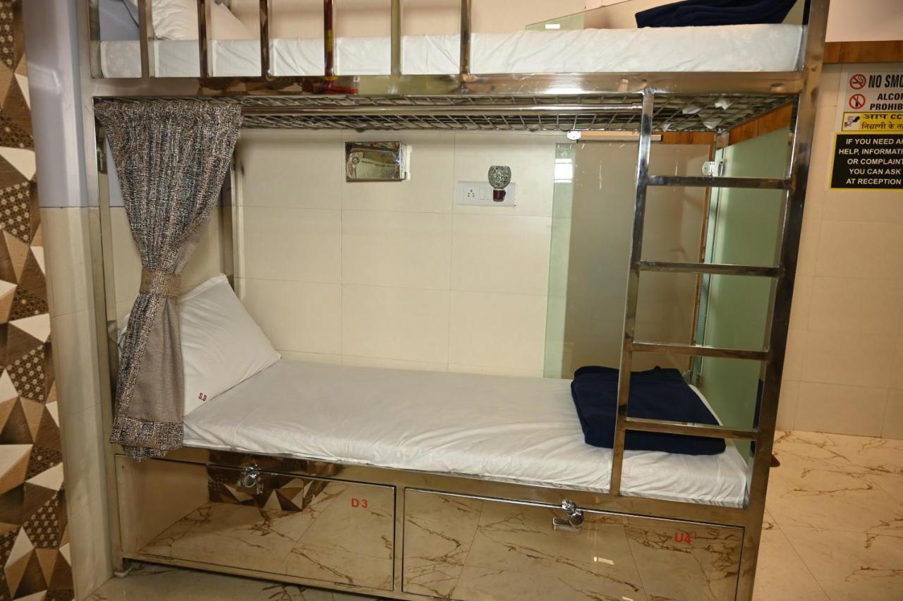 Sagar Dormitory Andheri - Nearest To Andheri Railway Station West مومباي المظهر الخارجي الصورة